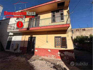 Casa indipendente di 145 m² con 5 locali e posto a