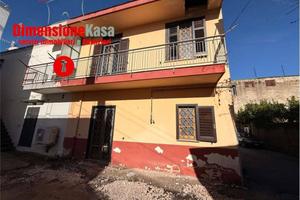 Casa indipendente di 145 m² con 5 locali e posto a