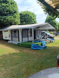 Postazione in campeggio al lago