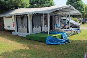 Postazione in campeggio al lago