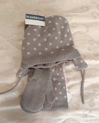 Set invernale bimba cappello sciarpa muffole nuovo