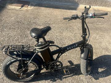 Fat bike elettrica pieghevole Revoe Dirt VTC 20"