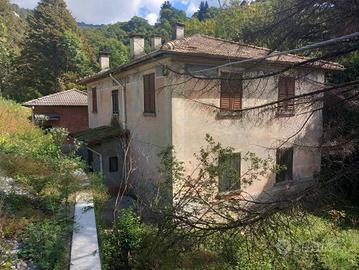Villa di 347 m² con più di 5 locali a Veleso
