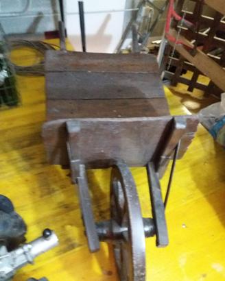 Carretta in legno antica