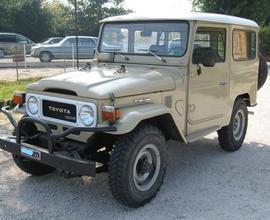 TOYOTA Land Cruiser BJ 40