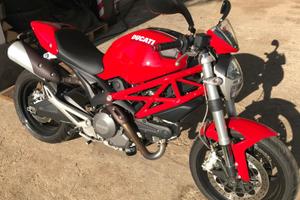 Ducati Monster 696 Plus