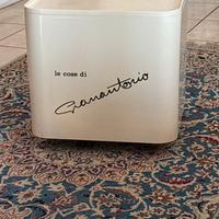 Cubo vintage design con ruote