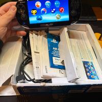 PS Vita PCH-1004 con scatola originale completa