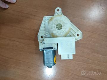 Motorino alzavetro posteriore sinistro VW Golf 7 –