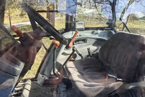 trattore NEW HOLLAND TL100