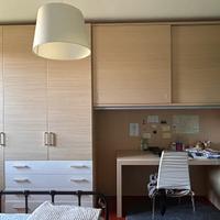 Armadio a ponte con letto e comodino