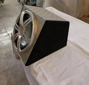 Subwoofer black music e amplificatore impact