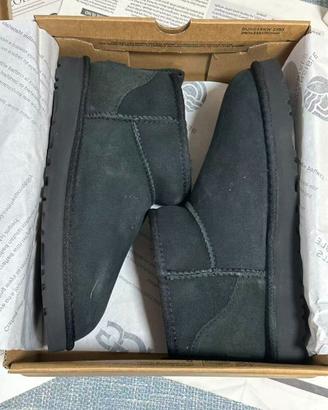 Stivali da neve UGG CLASSIC ULTRA MINI Nero 38