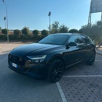 Audi Q8 50 3.0 TDI 286 CV S Line Full Black