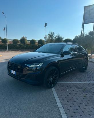 Audi Q8 50 3.0 TDI 286 CV S Line Full Black