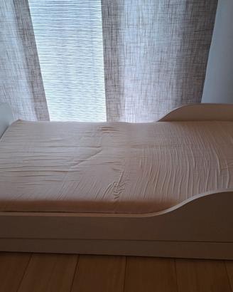 Letto per bambini in legno