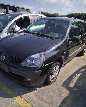 Renault Clio 2004 Benzina Demolita - Per Ricambi