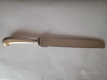 Coltello per pane con manico in argento