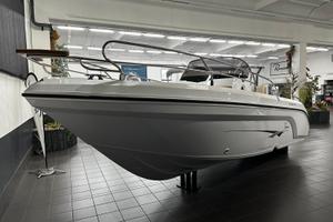 Ranieri International Voyager 21 S