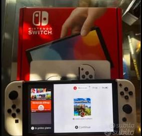 Nintendo completa di custodia e un gioco a scelta