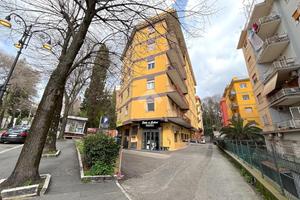 4 LOCALI A GENZANO DI ROMA