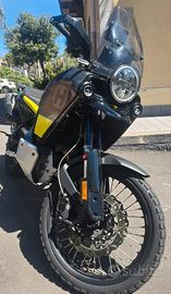 Husqvarna Norden 901  gialla e nera 