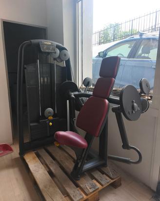 ARM CURL TECHNOGYM