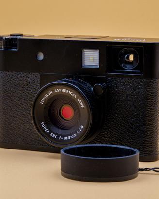 Fujifilm X-half - sensore 1" - Half frame - X-HF1