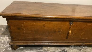Cassapanca antica in noce