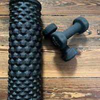 Foam roller Decathlon + 2 manubri da 2 kg