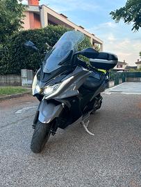 Kymco Ak550
