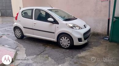 auto Peugeot 107