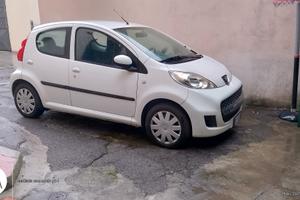 auto Peugeot 107
