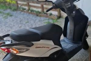 Scooter 50 4 tempi kymco omologato x 2 persone