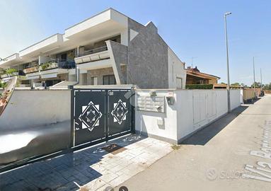 VILLA A SCHIERA A ROMA