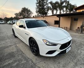 Maserati Ghibli L4 330 CV MHEV Gransport