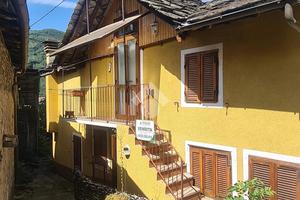 CASA SEMINDIPENDENTE A CERES