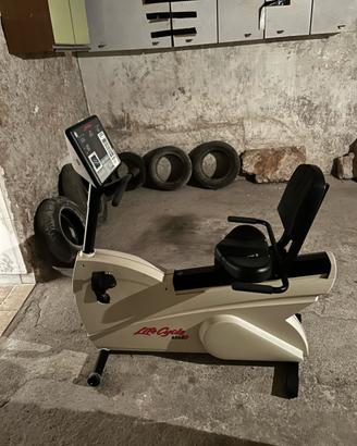 Cyclette Life Fitness