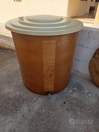 Silos in resina  vino da 4 quintali 