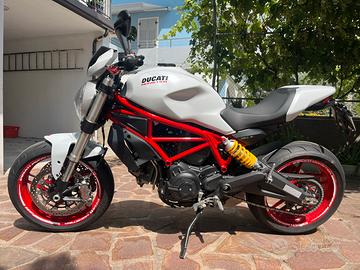 Ducati Monster 797 plus