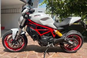 Ducati Monster 797 plus