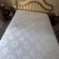 Copriletto in lino e uncinetto