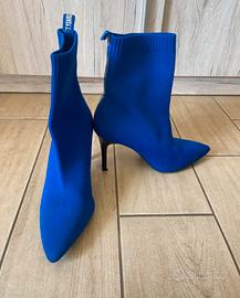 Stivali con tacco blu della Sweet Years