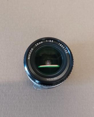 Nikon NIKKOR 28 mm f/3.5 AI vintage Nikon F