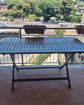 Tavolo e sedie per esterno