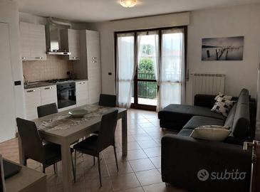 Bilocale con balcone e box - Vallio Terme