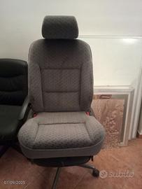 Due sedili per macchina Citroen