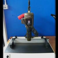 Trapano per carta a una punta