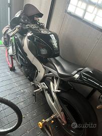 Cbr fireblade 1000 rr 2011