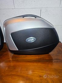 Borse valigie laterali Givi V-35 per moto